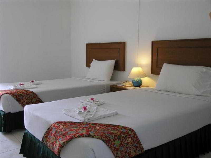 Kamala Beach Inn Phuket Exterior foto
